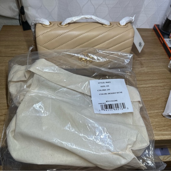 New Tory Burch Small Kira Chevron Convertible Shoulder Bag Color : Desert Dune - Picture 8 of 10